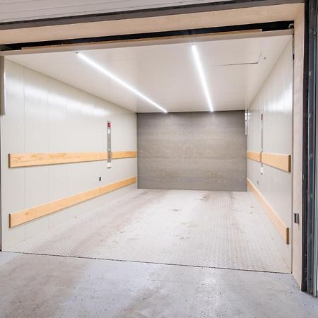 Brand New Two Room Apartment #34 With Free Secure Parking In The Center Praga Exterior foto
