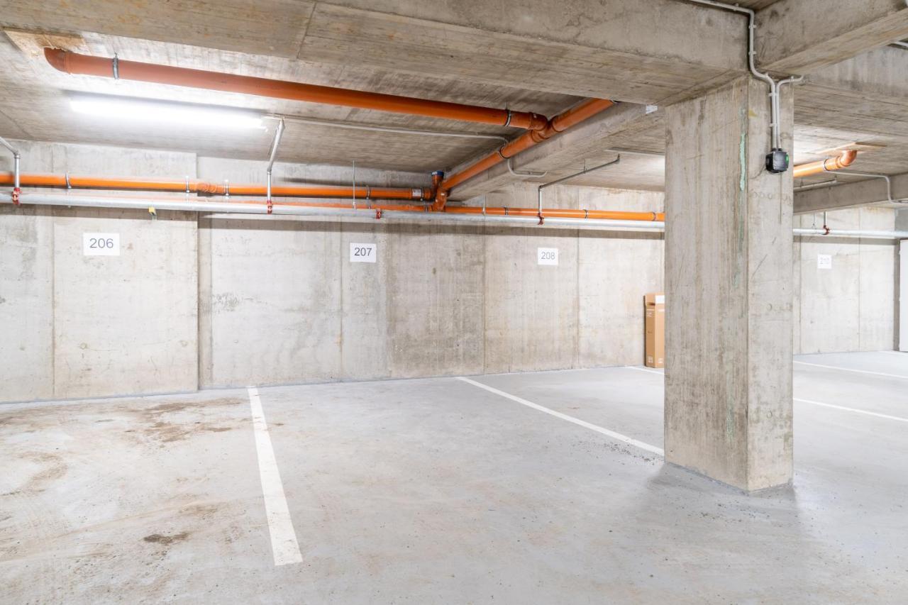 Brand New Two Room Apartment #34 With Free Secure Parking In The Center Praga Exterior foto